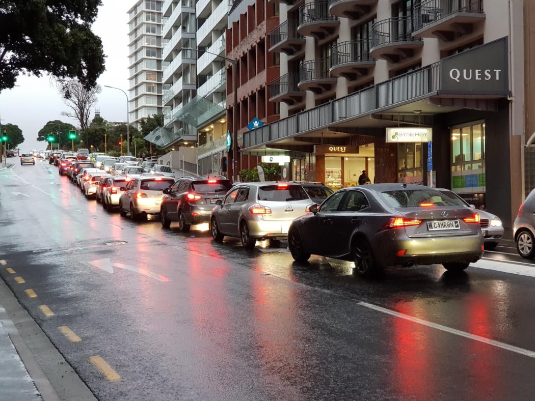 Queues of motorists trying to leave Wellington's central city during rush hour after a train derailment caused disruptions to public transport.
