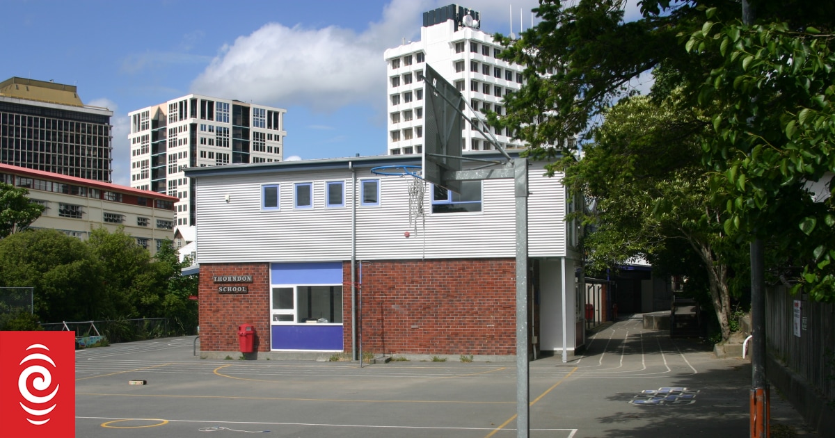 4QPOQFW_Thorndon_school_02_jpg