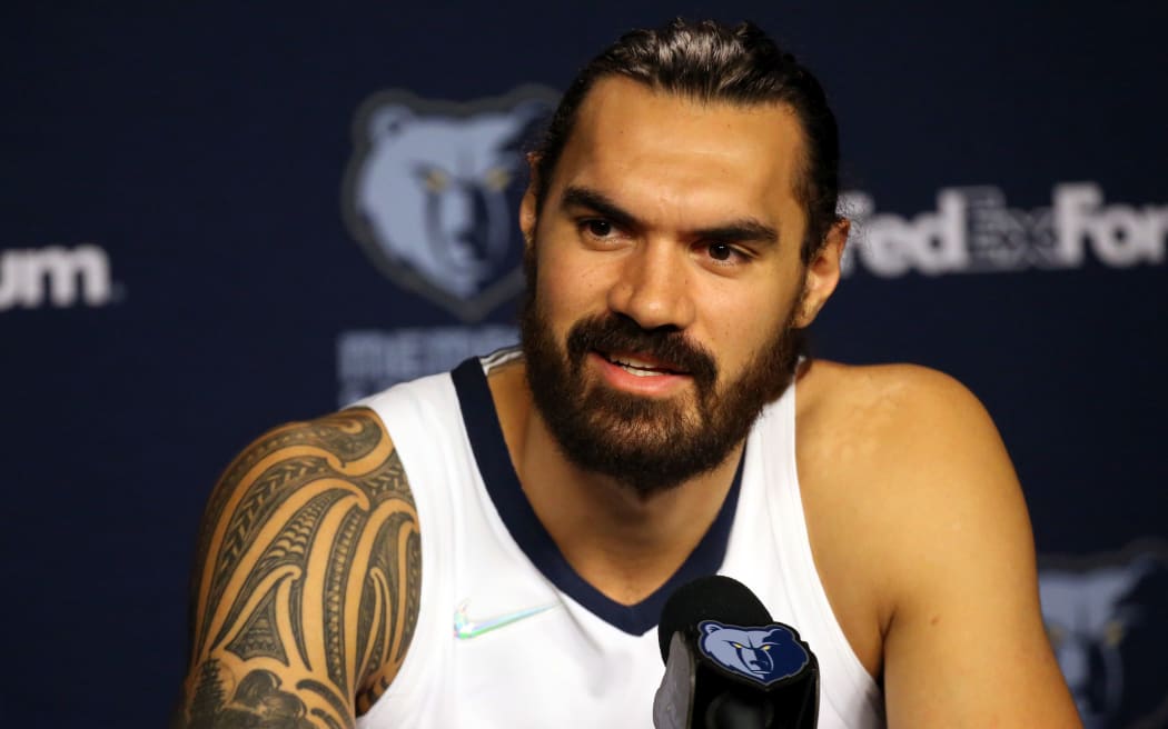 Steven Adams to undergo surgery on right knee, ruled out for 2023