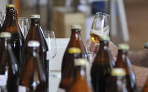 The Gisborne District Council has showed its support for Chlöe Swarbrick’s alcohol amendment bill which seeks to reduce alcohol advertising in sports.