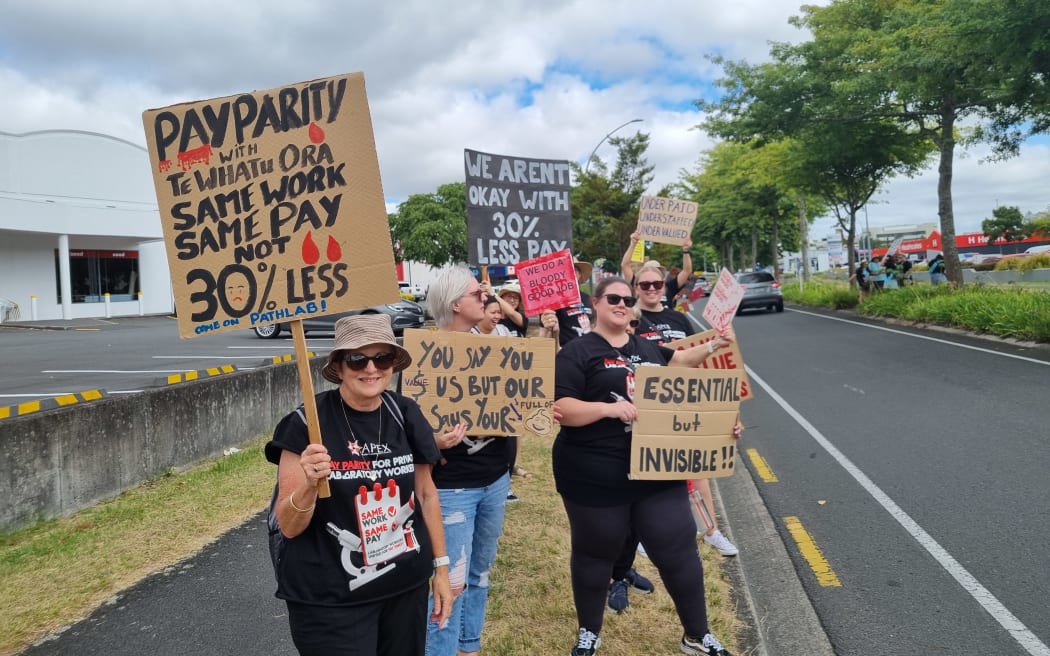 The picket outside Pathlab Hamilton on 5 February 2025, by Apex Union laboratory workers who are striking across the country for 48 hours (5 February and 7 February) - calling for pay parity with their hospital counterparts.