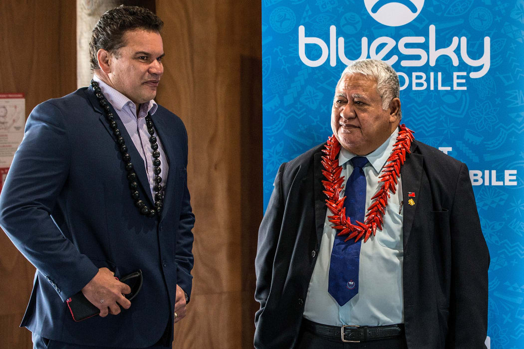 Sir Michael Jones and Samoa Prime Minister Tuilaepa Sailele Malielegaoi in 2017.