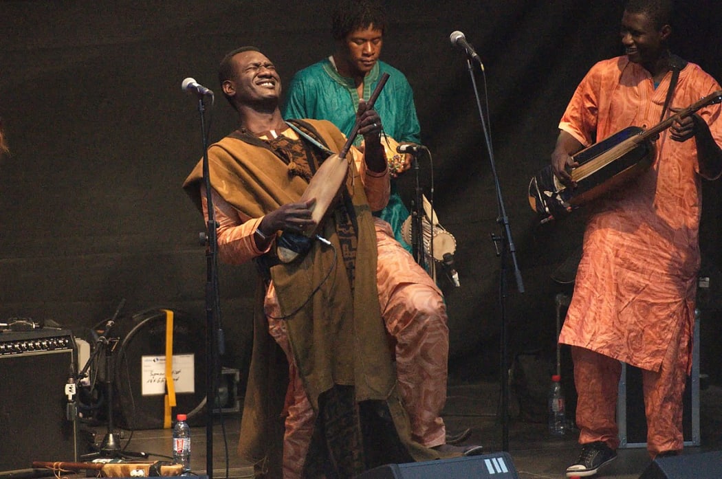 Bassekou Kouyate and Ngoni Ba