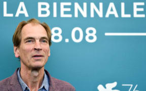 (FILES) In this file photo taken on September 3, 2019, British actor Julian Sands poses during the photocall for the movie "The Painted Bird" of Czech director Vaclav Marhoul, presented in competition during the 76th Venice Film Festival at Venice Lido. - Sands has been missing for a week after he went hiking in a snowy mountain range in California, authorities said on January 19, 2023, adding the search had been hampered by bad weather. Sands, 65, was in the Baldy Bowl area of Mount Baldy, outside Los Angeles in southern California, when he went missing. (Photo by Alberto PIZZOLI / AFP)