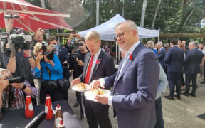 Chris Hipkins and Anthony Albanese.