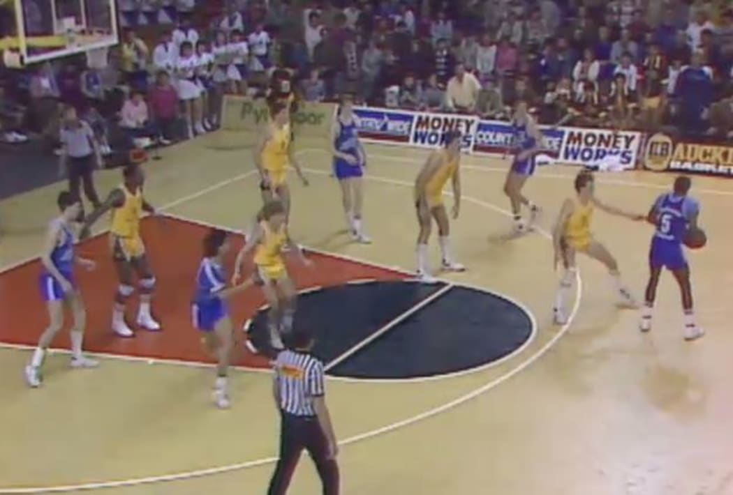 Screenshot from the 1985 NBL Championship game between Wellington Exchequer Saints and Auckland