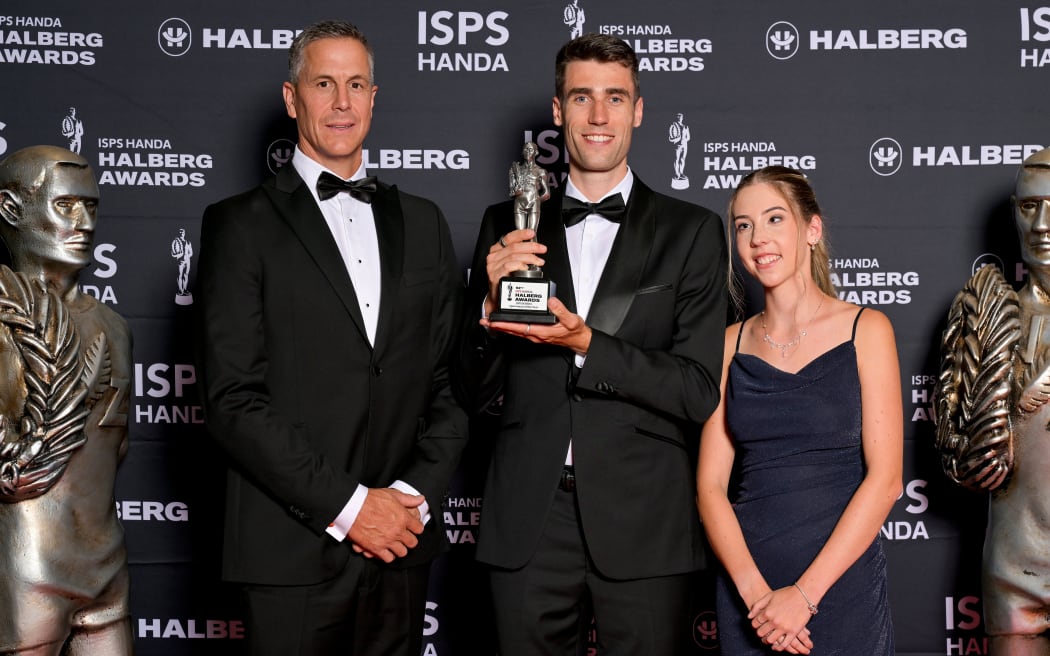 ISPS Handa Sportsman of the Year Award winner Hamish Kerr with presenters Rob Waddell and Amy Ellis at the 62nd ISPS Handa Halberg Awards at Spark Arena, Auckland, New Zealand on Tuesday 18 February 2025.
Photo: Alan Lee / Photosport
