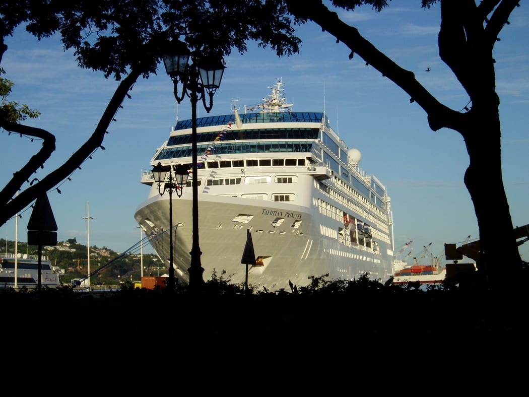 Tahiti/ Pacific cruise ship