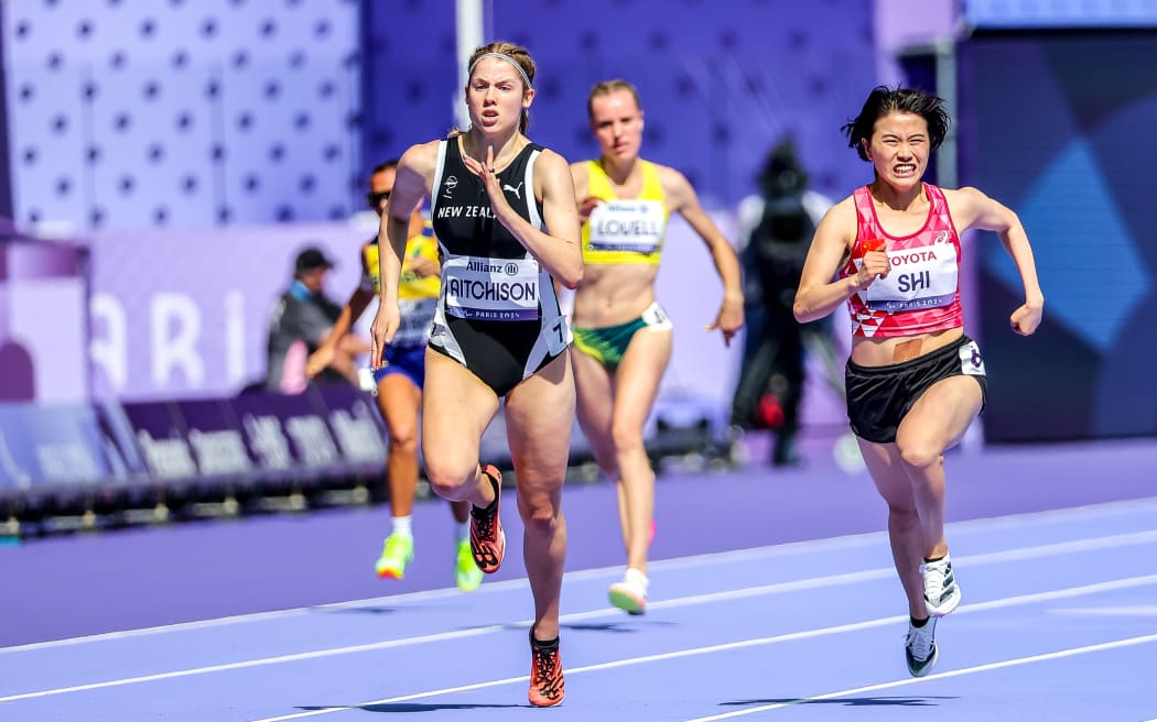 Danielle Aitchison of New Zealand and Yiting Shi of China at the Paris 2024 Paralympics