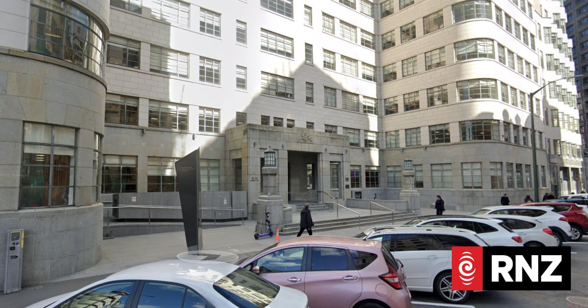 Thousands of MBIE workers stop work over pay offers 'well below' inflation