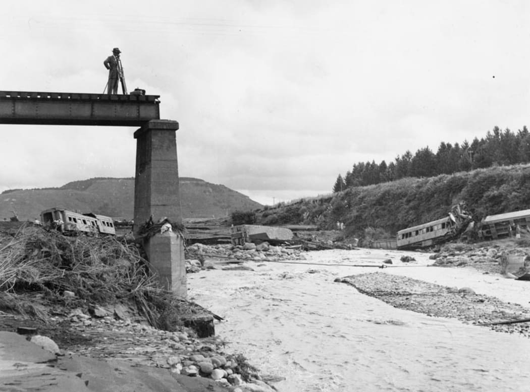 Railway bridge destroyed at Tangiwai