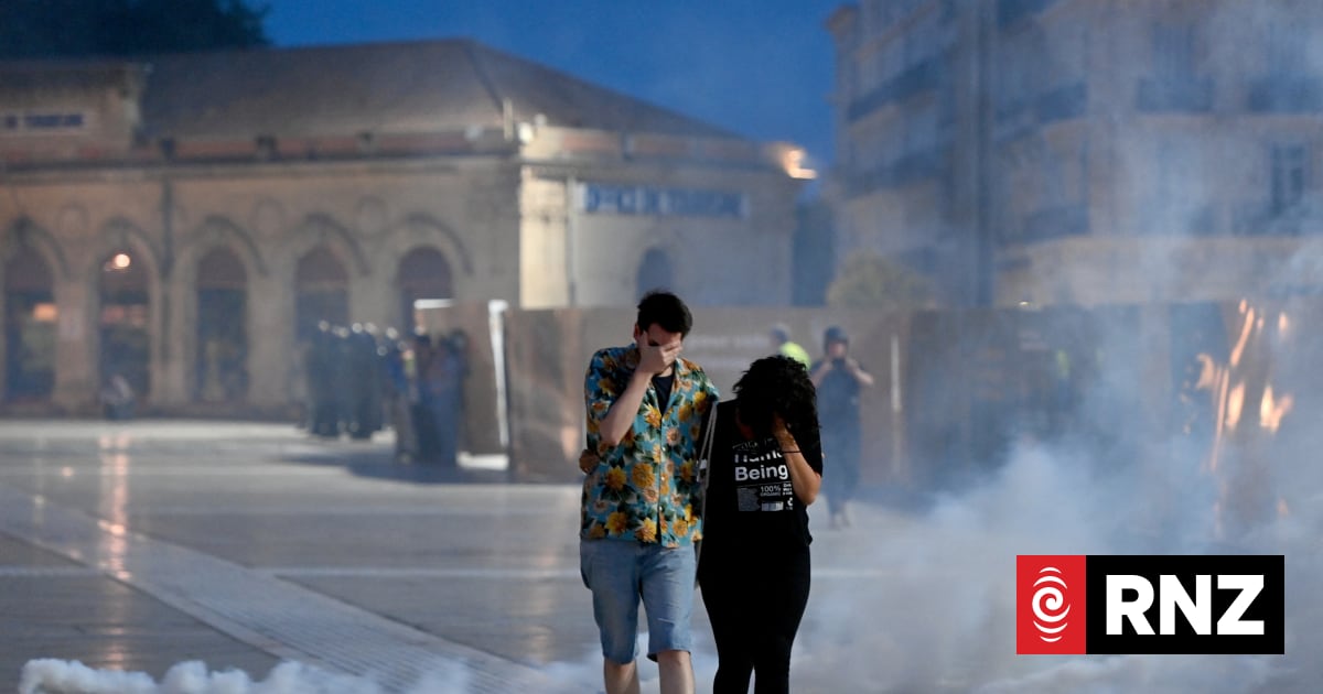France deploys 45,000 police, armoured vehicles to quell riots | RNZ
