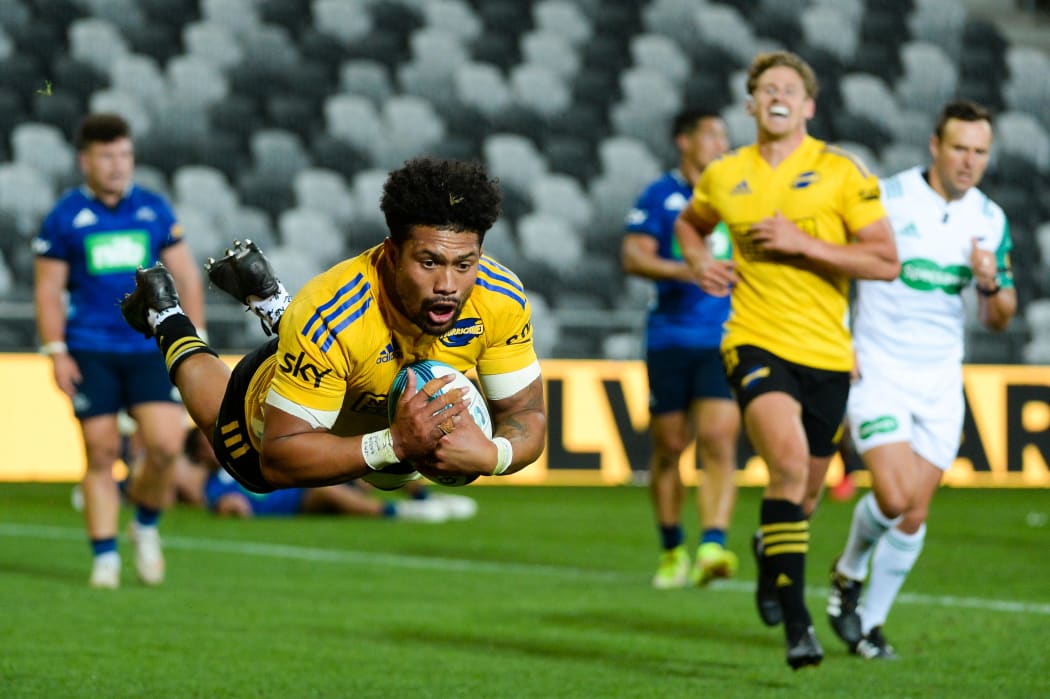 Ardie Savea scores the winning try.
Blues v Hurricanes at Forsyth Barr Stadium, Dunedin, New Zealand, on Saturday February 26th 2022.