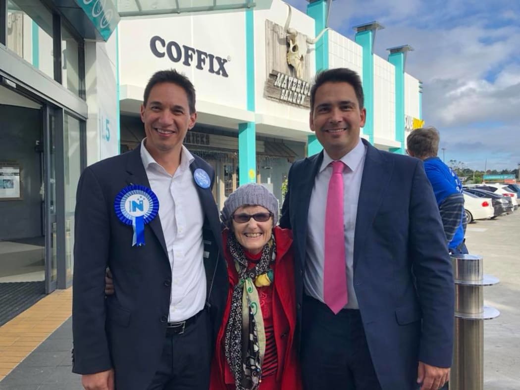 National's Dan Bidois and Simon Bridges at Glenfield Mall.