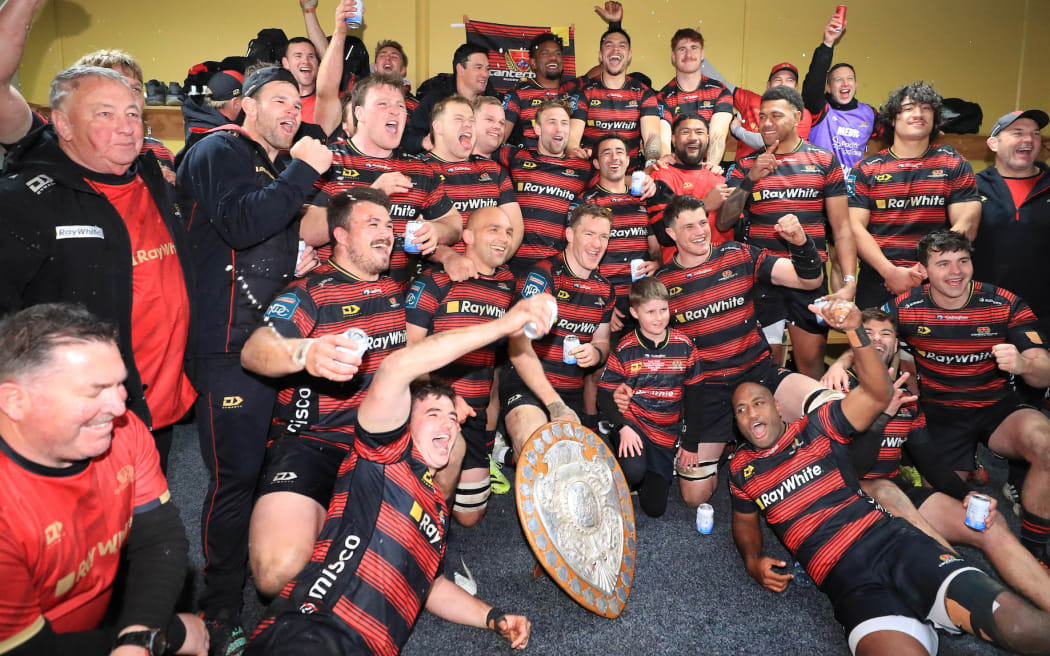 Canterbury celebrate winning the Ranfurly Shield. Southland Stags v Canterbury.