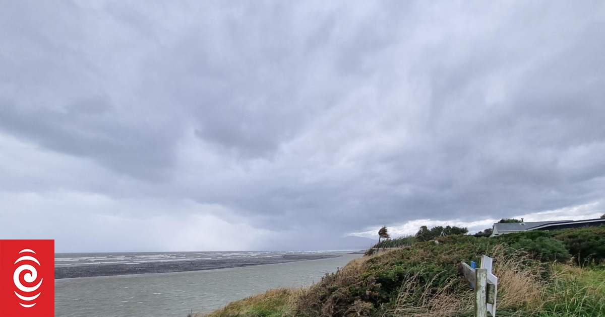 Bluecliffs erosion: Work on opening Waiau River bar to pause - Vimarsana News