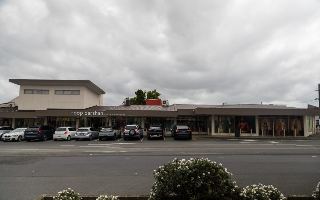 Nine masked individuals wielding hammers and bricks attacked Roopdarshan in Auckland’s Mt Roskill on Tuesday.