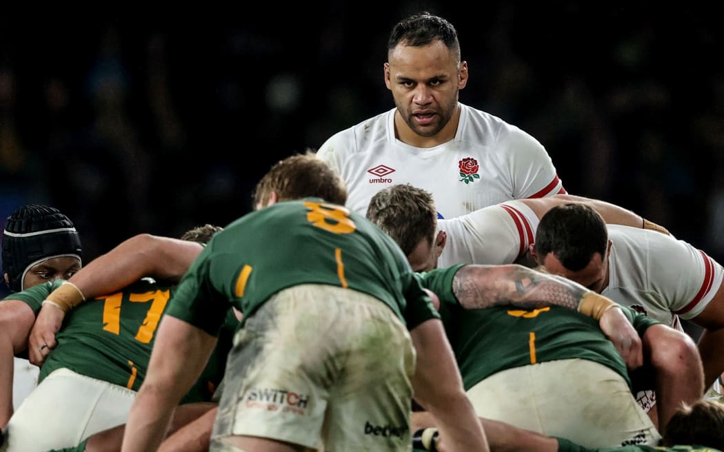 England's Billy Vunipola prepares for a scrum against Springboks.