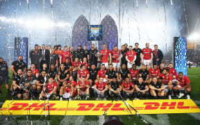 All Blacks and Lions together after the match.