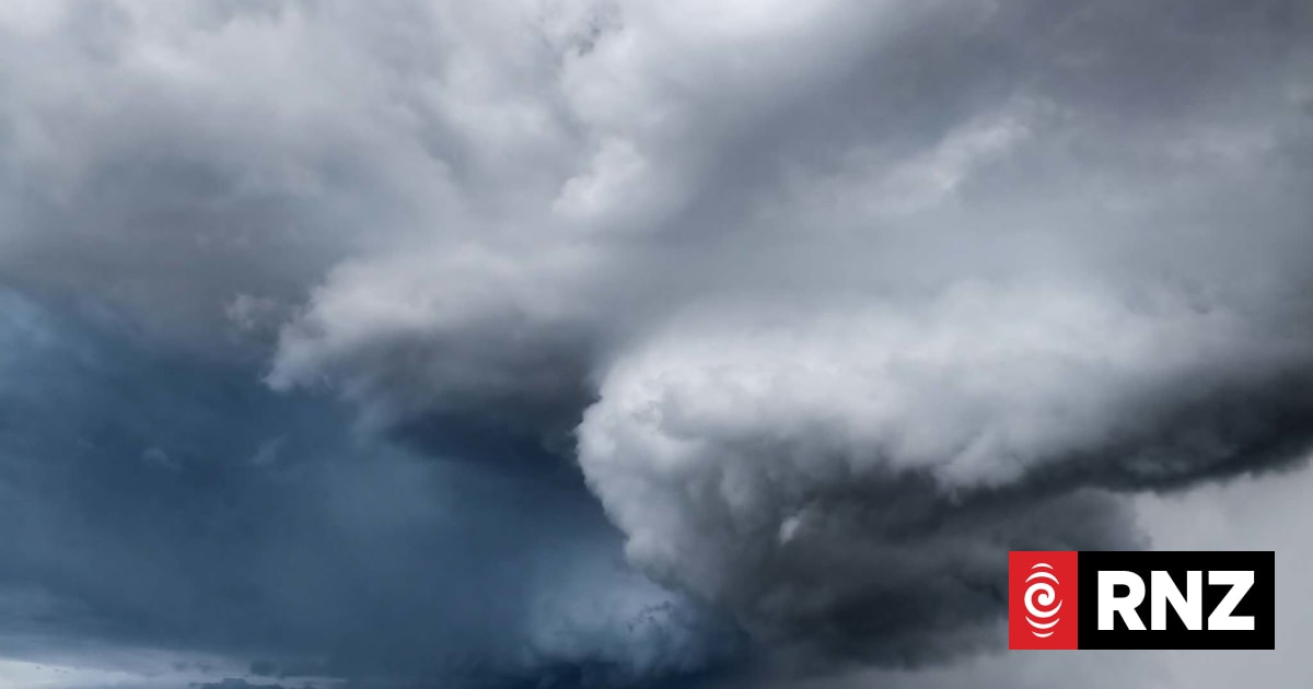 Why is severe thunderstorm warning trending in NZ?