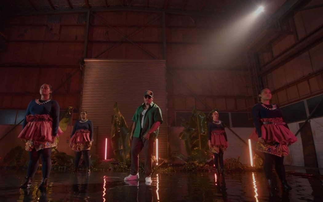 Still_from_Siva_Mai_music_video_JPG