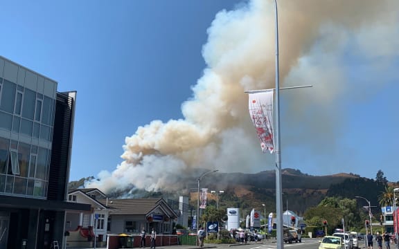 A new fire has broken out on Walters Bluff above the city.