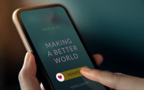 Donate, mobile, online.