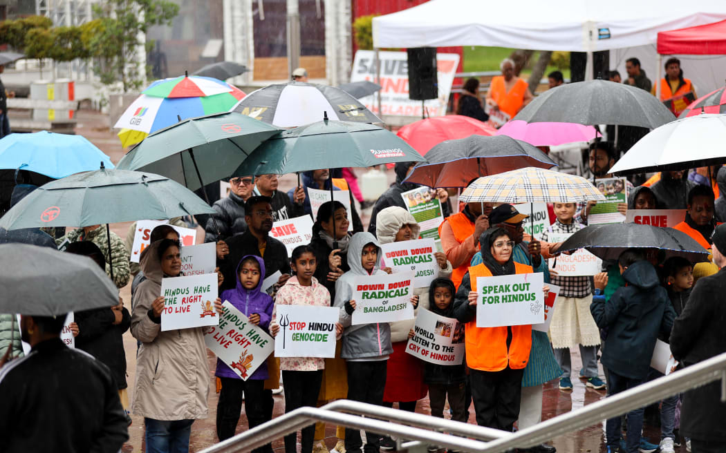 Representatives of Bangladeshi Hindu community in New Zealand want the government to give preference to Hindu refugees from Bangladesh.