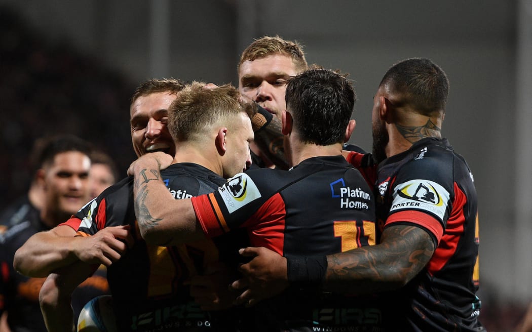 The Chiefs celebrates Damian McKenzie's try at Apollo Projects Stadium, Christchurch.