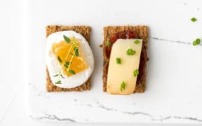 crackers with cheese