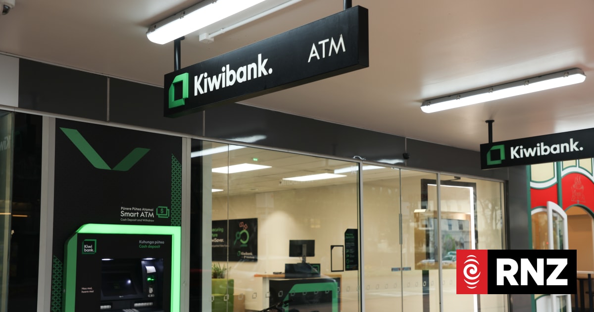 Kiwibank workers strike over pay offer