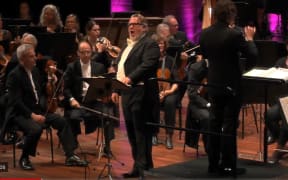 Simon O'Neill with NZSO & Hamish McKeich