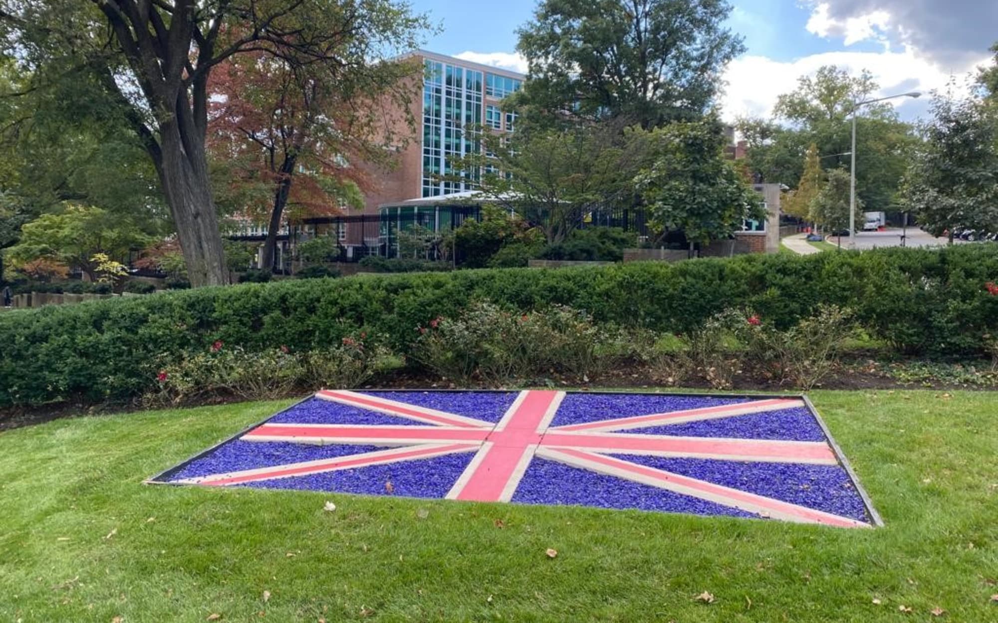 The British embassy in Washington, with the New Zealand embassy behind it.