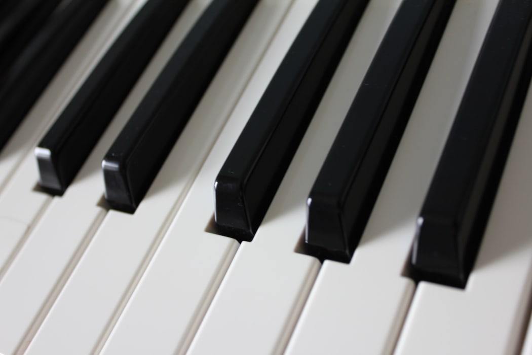 Piano keyboard