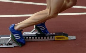 No caption


050806 man men athlete male sprint runner preparation staring blocks