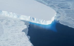 This undated photo courtesy of NASA shows Thwaites Glacier in Western Antarctica.   A major ice sheet in western Antarctica is melting, and its collapse is predicted to raise global sea level nearly two feet (61 centimeters), scientists said May 12, 2014. Theories of the ice sheet's impending doom have been circulating for some time, and a study in the journal Science said the process is now expected to take between 200 and 1,000 years. The thinning of the ice is likely related to global warming, said the study which was funded by NASA and the National Science Foundation. Airborne radar measurements of the West Antarctic ice sheet allowed scientists to map the underlying bedrock of Thwaites Glacier. AFP PHOTO/NASA/HANDOUT  = RESTRICTED TO EDITORIAL USE - MANDATORY CREDIT "AFP PHOTO / NASA / HANDOUT" - NO MARKETING NO ADVERTISING CAMPAIGNS - NO A LA CARTE SALES/DISTRIBUTED AS A SERVICE TO CLIENTS = (Photo by HANDOUT / NASA / AFP)