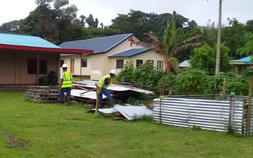 Red Cross members help cyclone preparation in Fiji