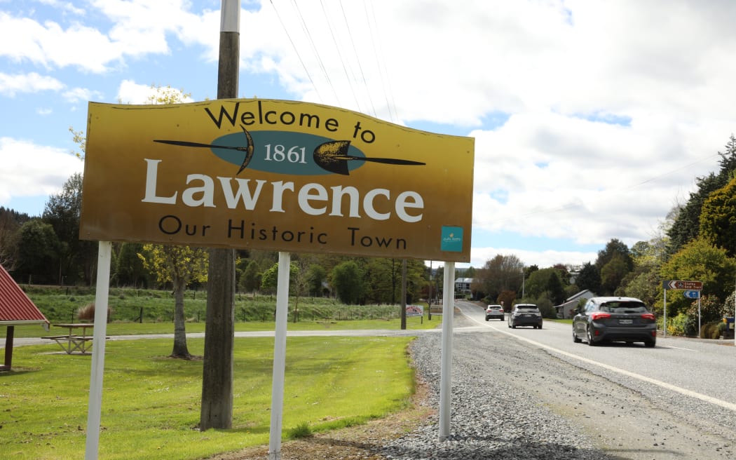 Lawrence town sign - Lawrence, Otago - 29 October 2025