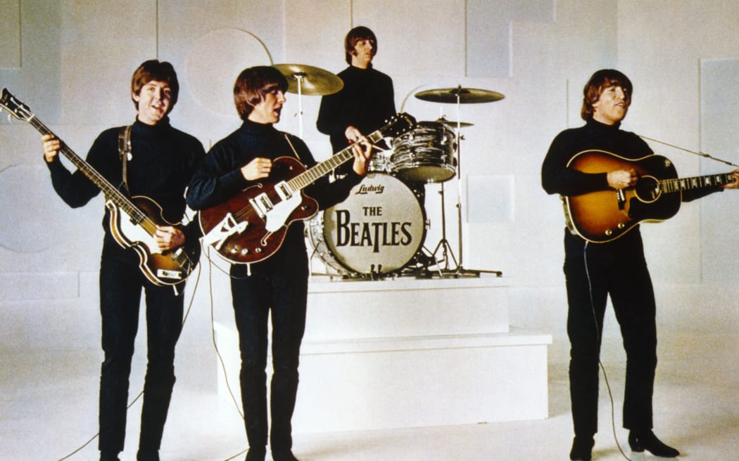 Au secours!
Help!
1965
directed by Richard Lester
John Lennon, 
George Harrison, 
Paul McCartney 
Ringo Starr.
COLLECTION CHRISTOPHEL / RnB © United Artists / Walter Shenson Films / Subafilms (Photo by United Artists / Walter Shenson / Collection ChristopheL via AFP)