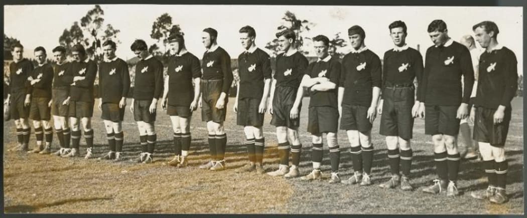 The All Blacks team that played against the South African Springboks in 1921.