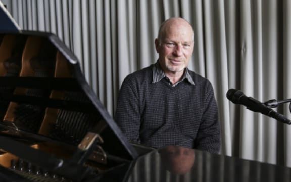 Michael Houstoun