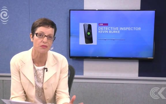 Manhunt enters 17th hour, spreads south