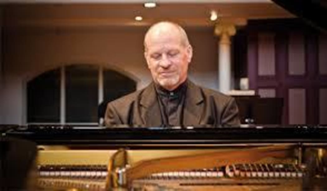 Michael Houstoun