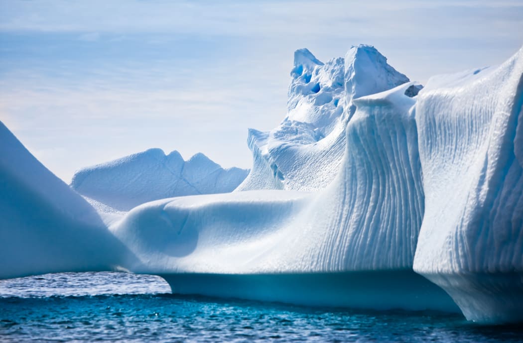 10079779 - antarctic iceberg in the snow. beautiful winter background.