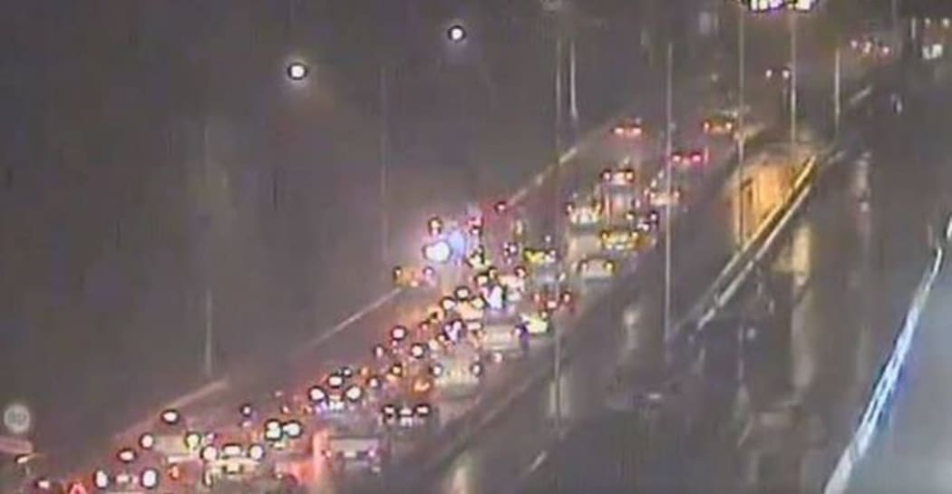 SH1 Southern Motorway. 
Northbound (6am)