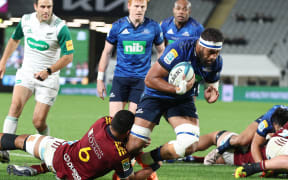 Patrick Tuipulotu scores for the Blues against the Highlanders - 2 June 2023 at Eden Park