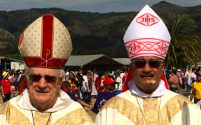 Outgoing Archbishop ofNouméa, Wallis and Futuna and Vanuatu Mgr Michel-Marie Calvet and his successorMgr Susitino Sionépoé – PHOTO RRB