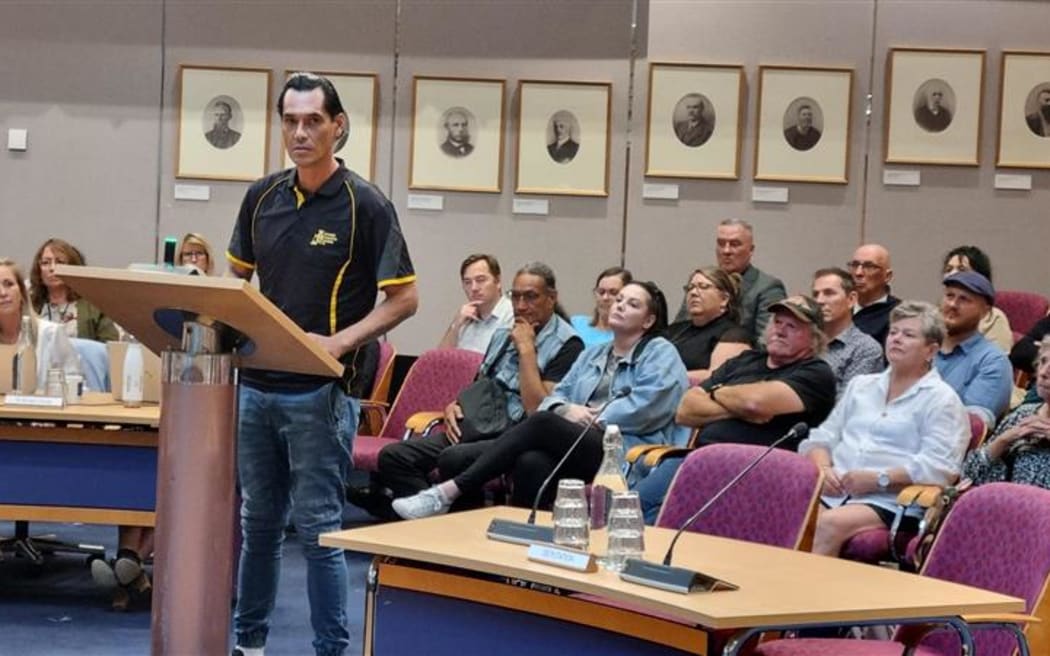 Lani Hunt tells a packed council chamber he had once lived on the streets. He suggests funding marae to help the homeless.