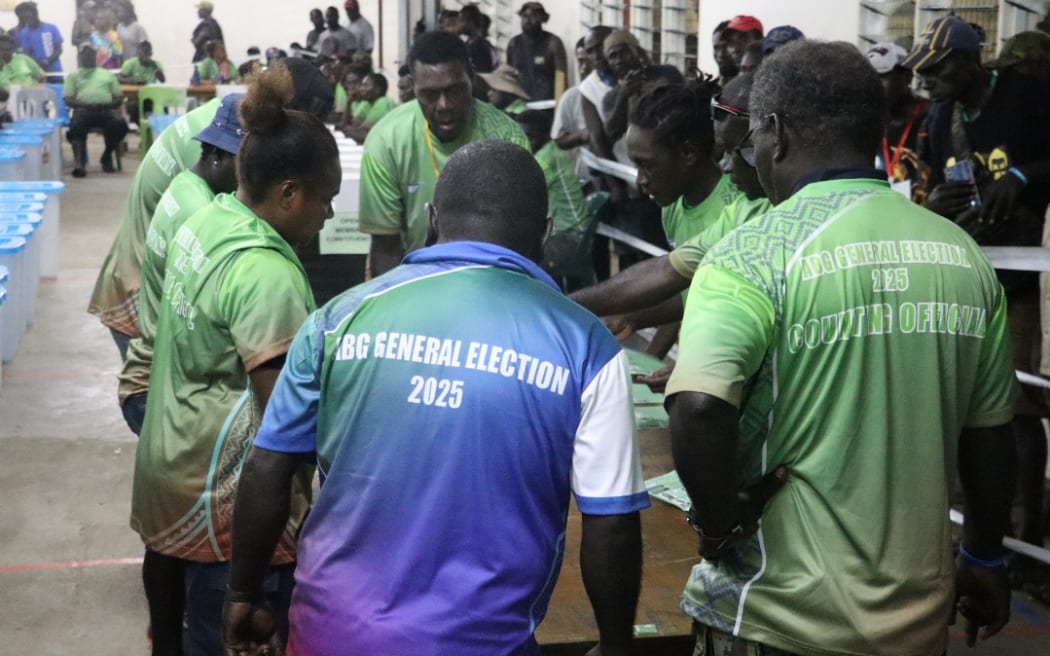 The distribution of Bougainvilleans inside Bougainville (BIB) and Bougainvilleans outside Bougainville (BOB) ballot papers was completed on 13 September, paving the way for counting to move to the next stage.