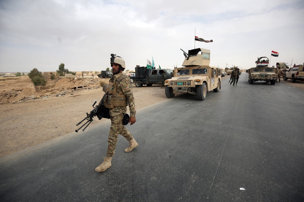 Iraqi forces and the Hashed al-Shaabi advance towards al-Qa'im.